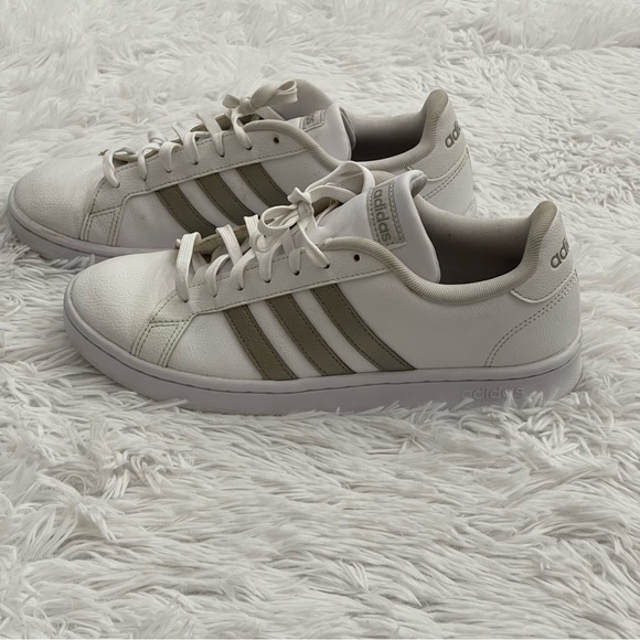 ADIDAS WOMENS ATHLETIC SHOES WHITE SIZE 10 - Picture 5 of 6